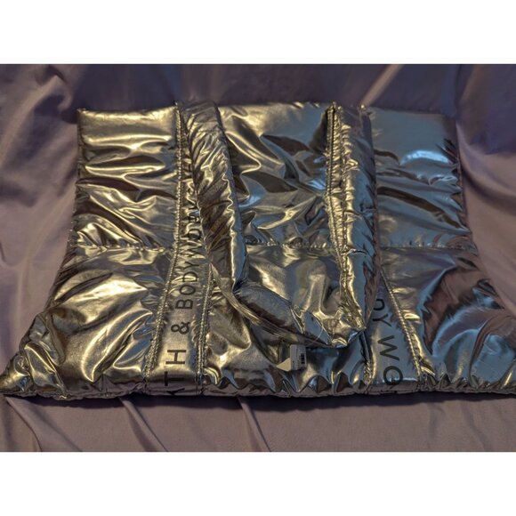 Bath & Body Works Silver Metallic Quilted Tote Bag With Inner Lining Puffy - Picture 1 of 4